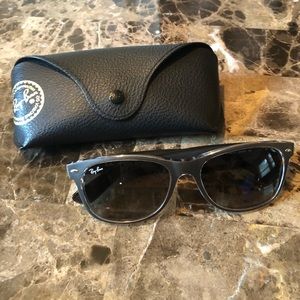 RAY-BAN New Wayfarer” Sunglasses